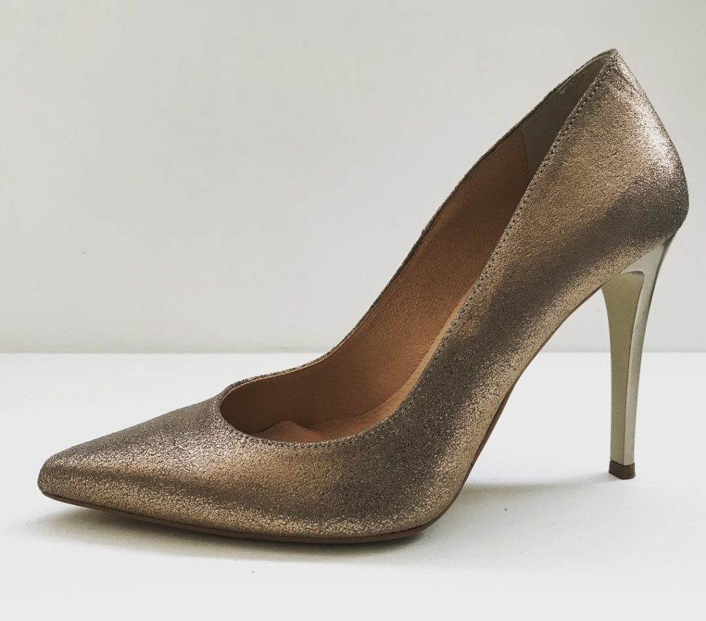 50 Beautiful Golden High Heels That Glisten In Passion