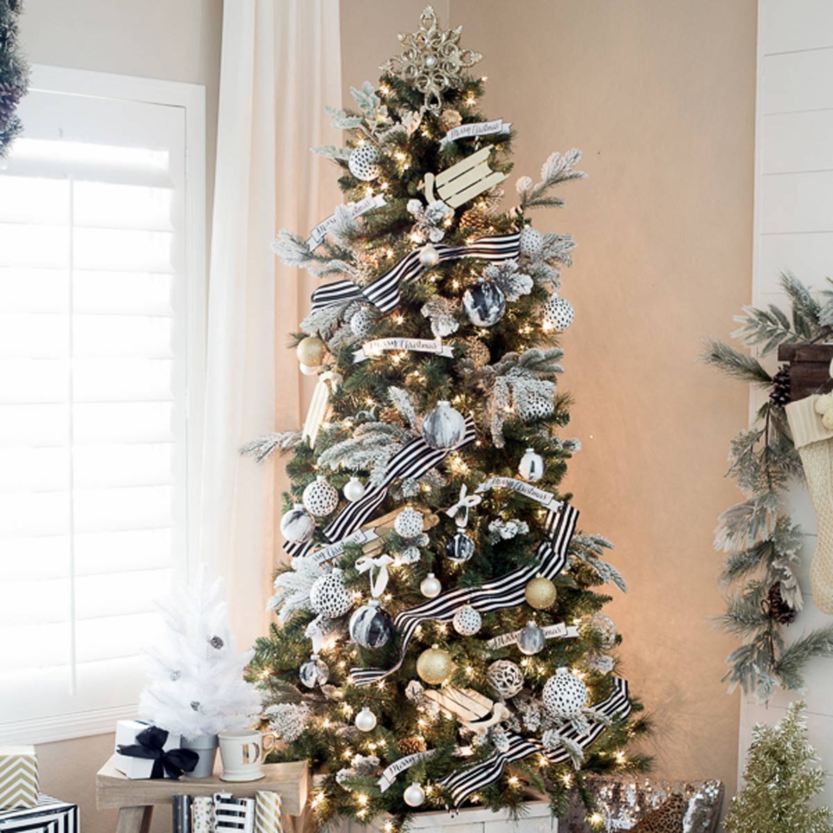 50 Creative Christmas Tree Ideas You Must Check Out Now ⋆ BrassLook