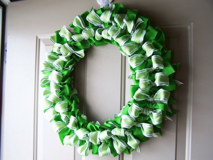 Easy Ribbon Wreath Project.