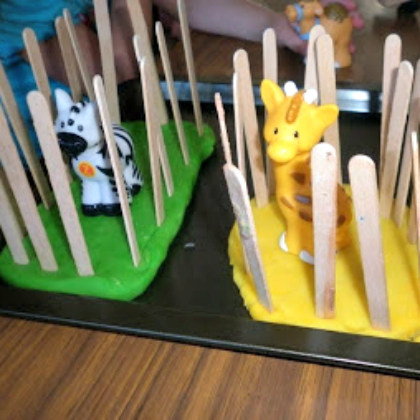 Petting zoo with popsicle sticks and play dough, Summer Popsicle Sticks Crafts