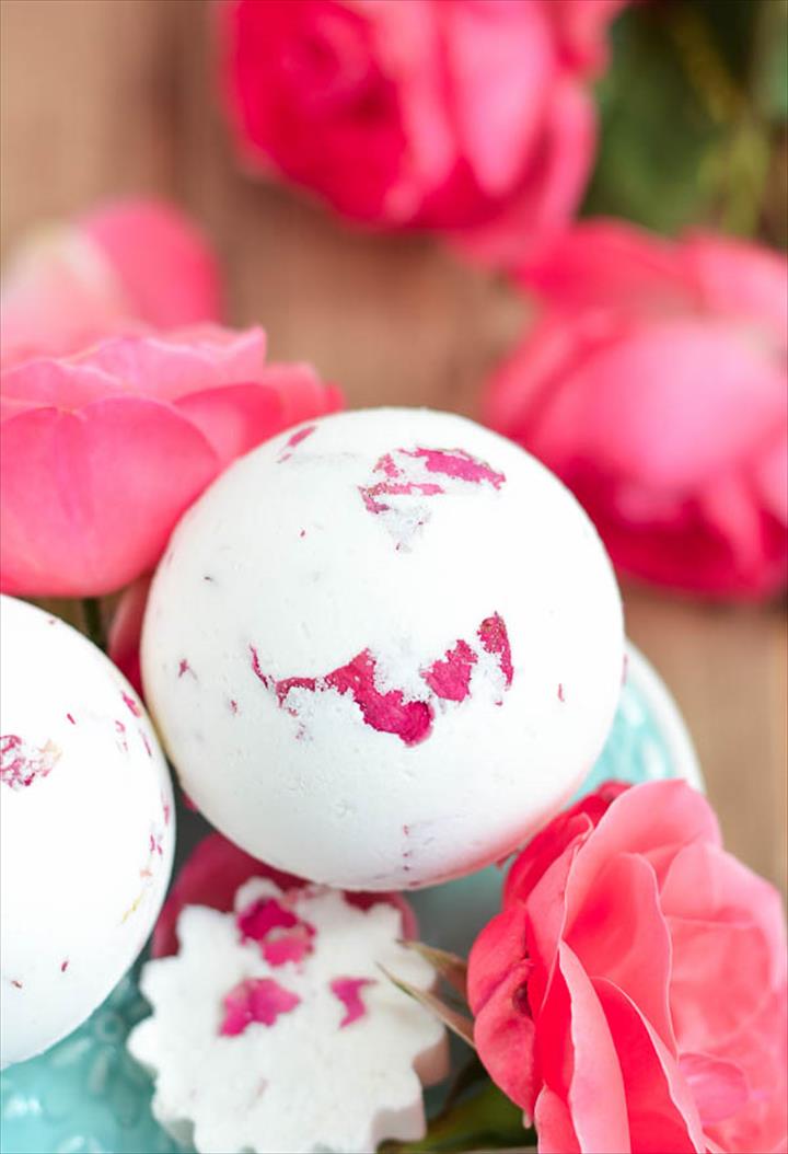 Rose Milk Bath Bomb.